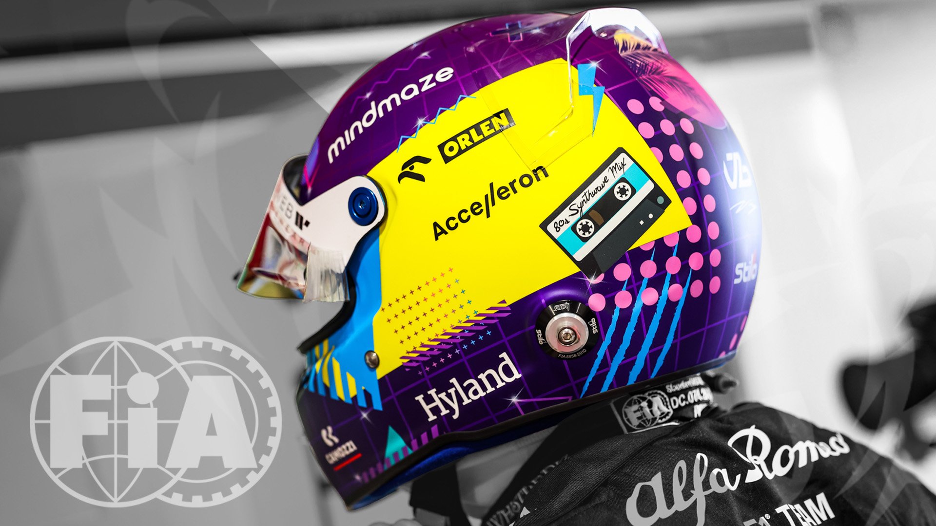 Post FIA Helm decoratie voor website