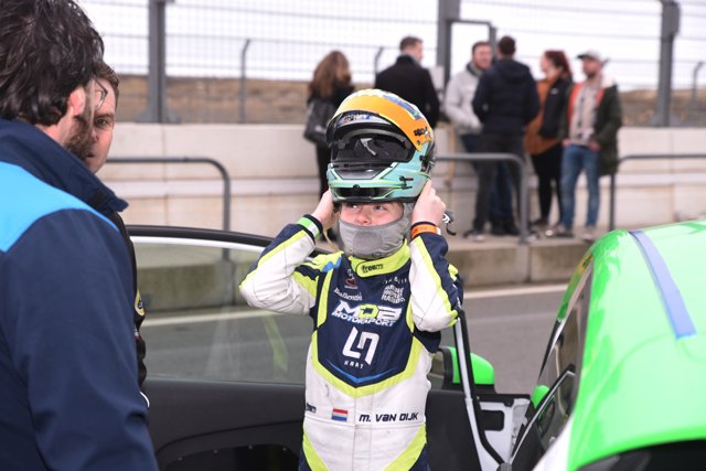 mitchell van dijk.01